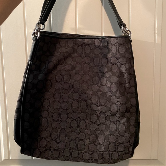 Coach Shoulder Bag - Picture 1 of 4